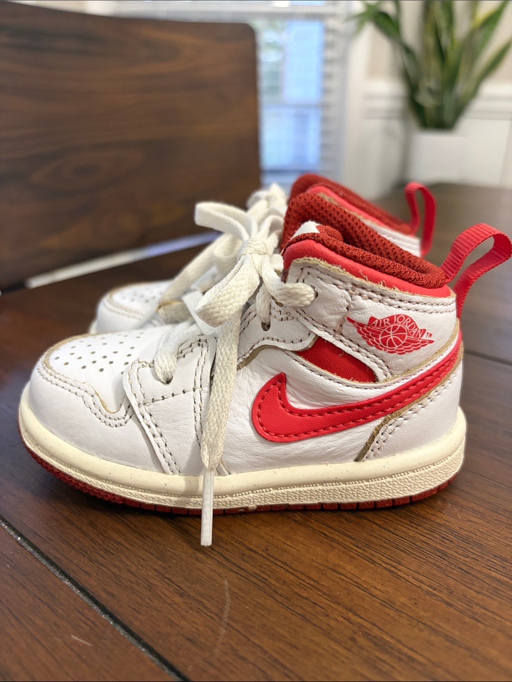 Air Jordan 1 Mid SE TD White Dune Red Size 5C